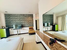 Ree Riverside hotel