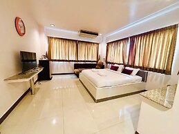 Ree Riverside hotel