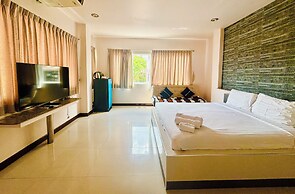 Ree Riverside hotel