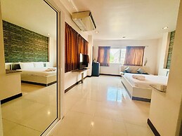 Ree Riverside hotel