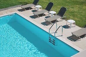 EIGHT OLIVES LUXURY VILLA