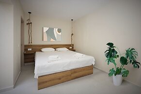 EIGHT OLIVES LUXURY VILLA
