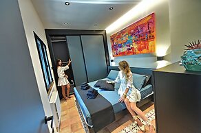 Mira Suite