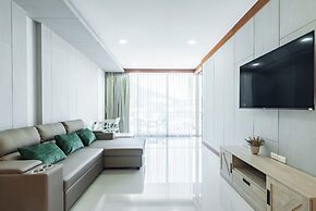 Q2 By Villacarte