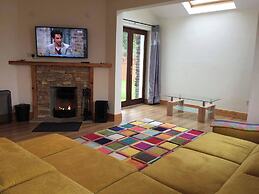 Dingle Holiday Haven - Comfortable 3 Bedroom House