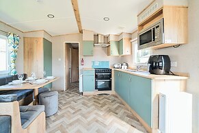 Brookside Bliss - Billing Aquadrome