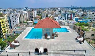 250 sq.ft Studio Apartment with Pool 3
