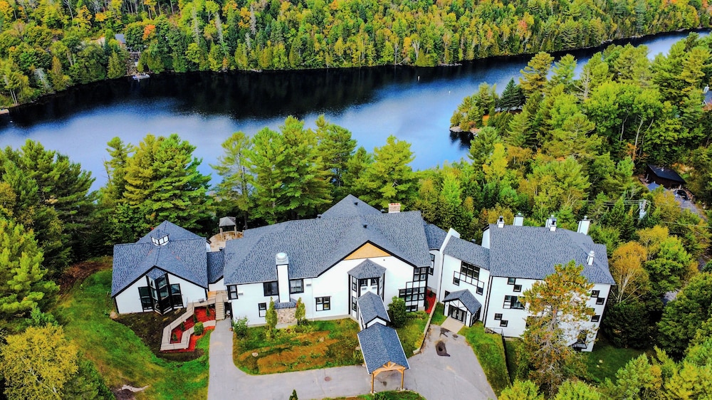 Domaine du Lac Long -Spa et piscine-