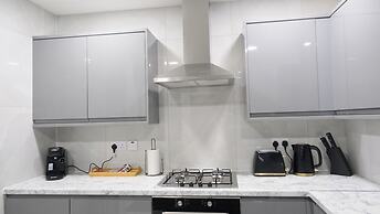 Modern House - 3 Bedrooms - 1 Bath - Mancity