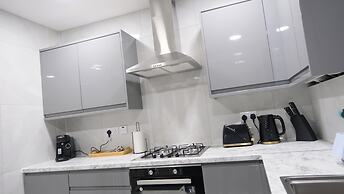 Modern House - 3 Bedrooms - 1 Bath - Mancity