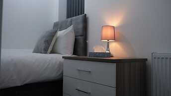 Modern House - 3 Bedrooms - 1 Bath - Mancity