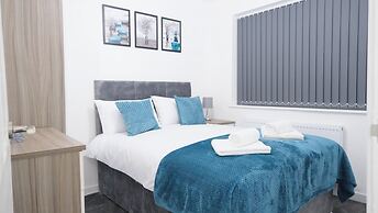 Modern House - 3 Bedrooms - 1 Bath - Mancity