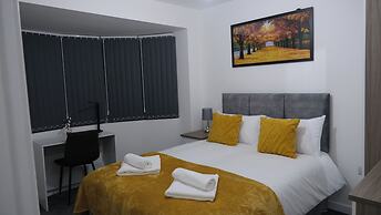 Modern House - 3 Bedrooms - 1 Bath - Mancity