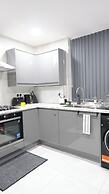 Modern House - 3 Bedrooms - 1 Bath - Mancity