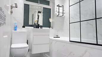 Modern House - 3 Bedrooms - 1 Bath - Mancity