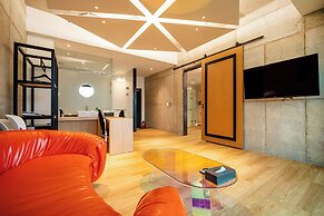 the line hotel