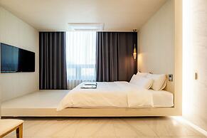 the line hotel