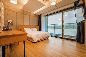 the line hotel