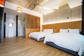 the line hotel