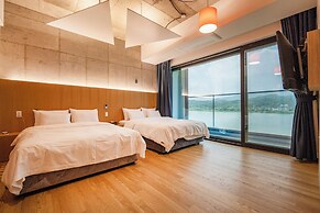 the line hotel