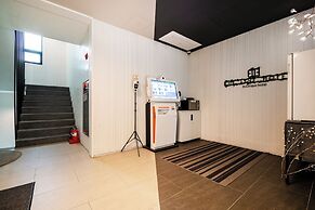 the line hotel