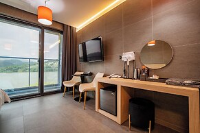 the line hotel