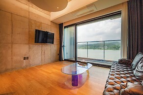 the line hotel