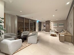 Luxury Stay with Burj views
