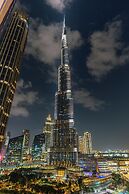 Luxury Stay with Burj views