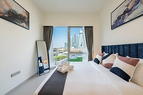 Luxury Stay with Burj views
