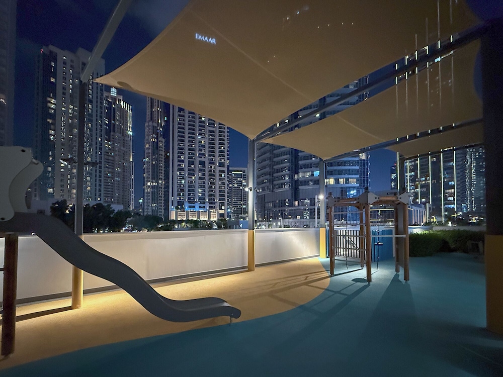 Luxury Stay with Burj views