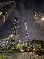 Luxury Stay with Burj views