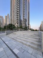 Luxury Stay with Burj views