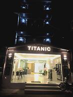 Titanic Residence - 7 minute walk to the Beach