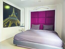 Titanic Residence - 7 minute walk to the Beach