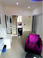 Titanic Residence - 7 minute walk to the Beach