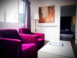 Titanic Residence - 7 minute walk to the Beach