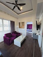 Titanic Residence - 7 minute walk to the Beach