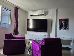 Titanic Residence - 7 minute walk to the Beach