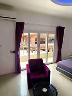 Titanic Residence - 7 minute walk to the Beach