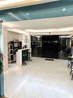 Titanic Residence - 7 minute walk to the Beach