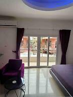 Titanic Residence - 7 minute walk to the Beach