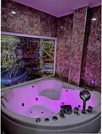 Titanic Residence - 7 minute walk to the Beach