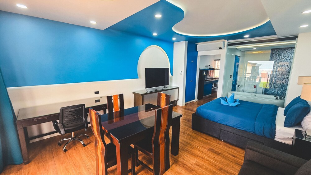 Cyan Sea Suites