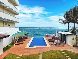 Cyan Sea Suites