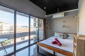 La Belle Nuit House
