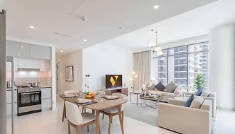 Vogue | Emaar Beachfront Marina Vista with Private Beach Access