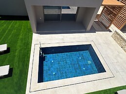 Lumina Sense Villas