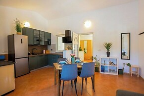 Casa Oliva Kim Marie