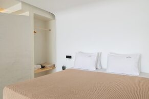 Acro Caldo Suites